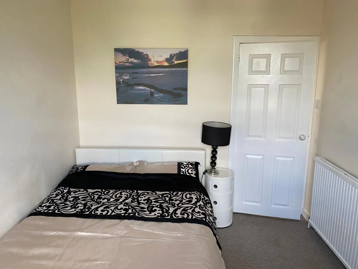 2 Bed Apt - P&J Live, Awpr, Airport 阿伯丁 公寓